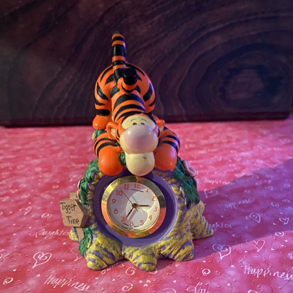 Tigger Time Orange and Purple Clock